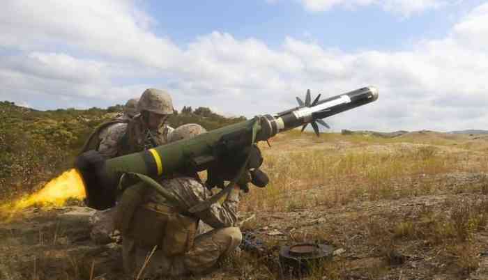 Два важных шага "до": эксперты рассказали, когда Украина получит летальное оружие от США