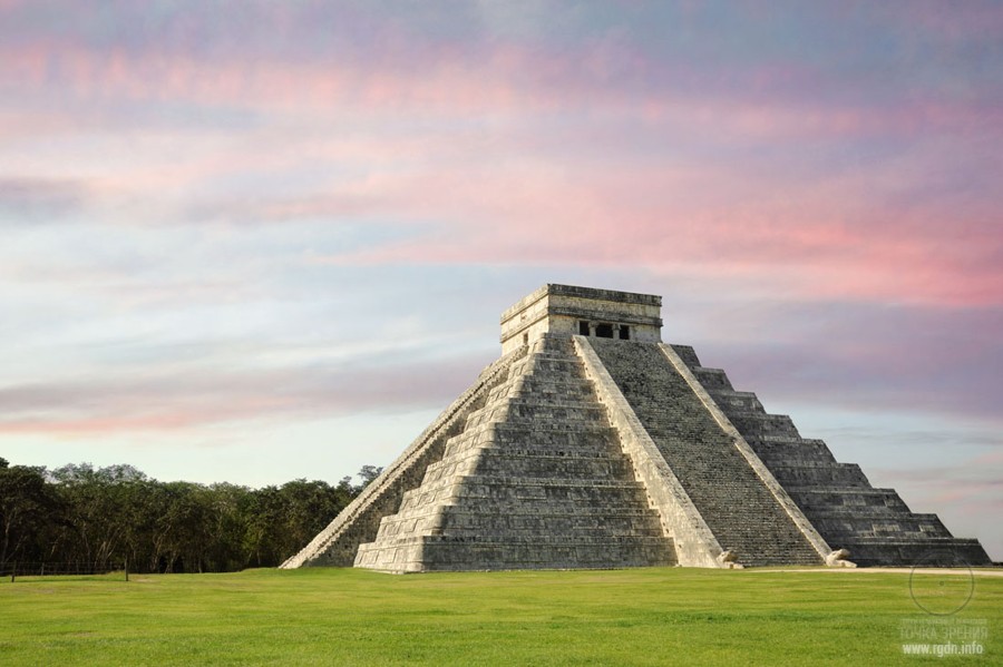 Археологи нашли "тайную комнату" в пирамидах майя