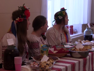 В Николаеве на детской ярмарке угощали «Мозгами Жириновского» и «Танками на Москву»