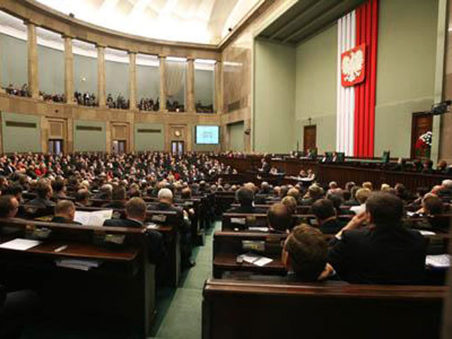 Очередное обострение в украино-польских отношениях: польский сейм принял закон о запрете "бандеровской идеологии"