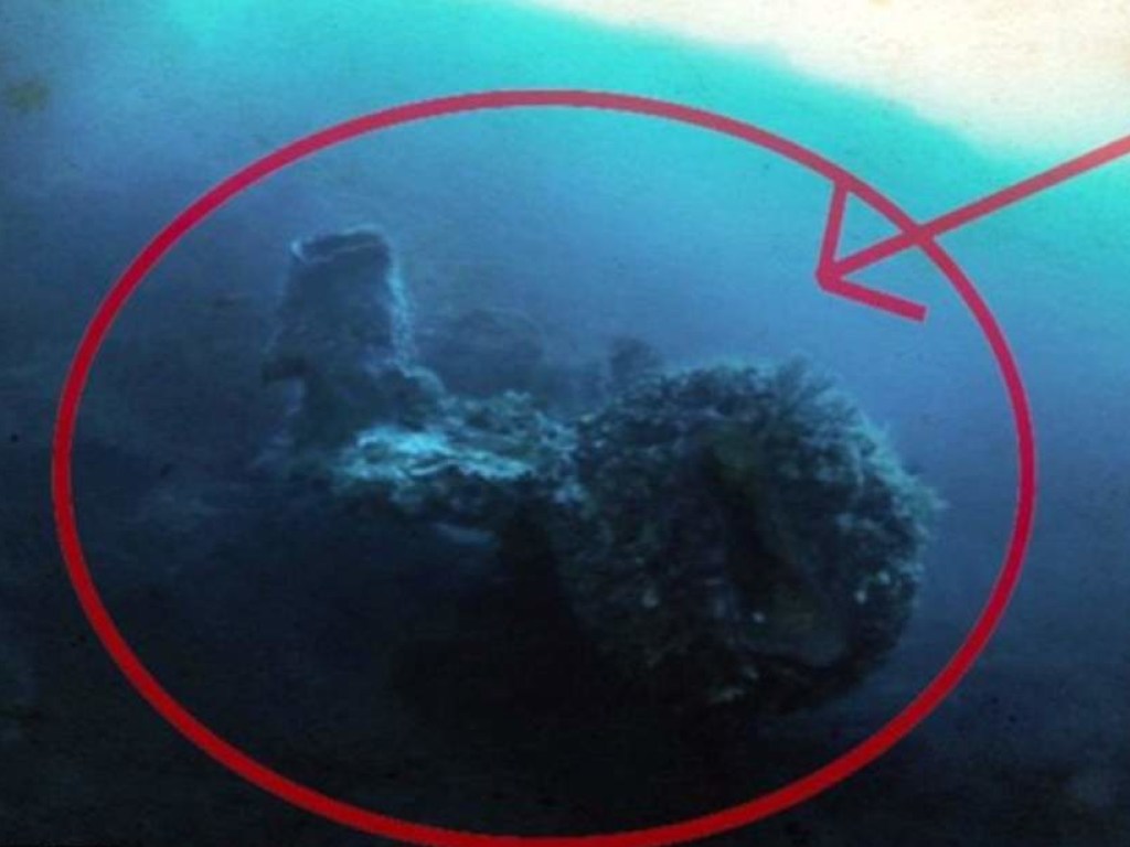 Оброс кораллами на дне океана: в Бермудском треугольнике обнаружили гигантский инопланетный корабль