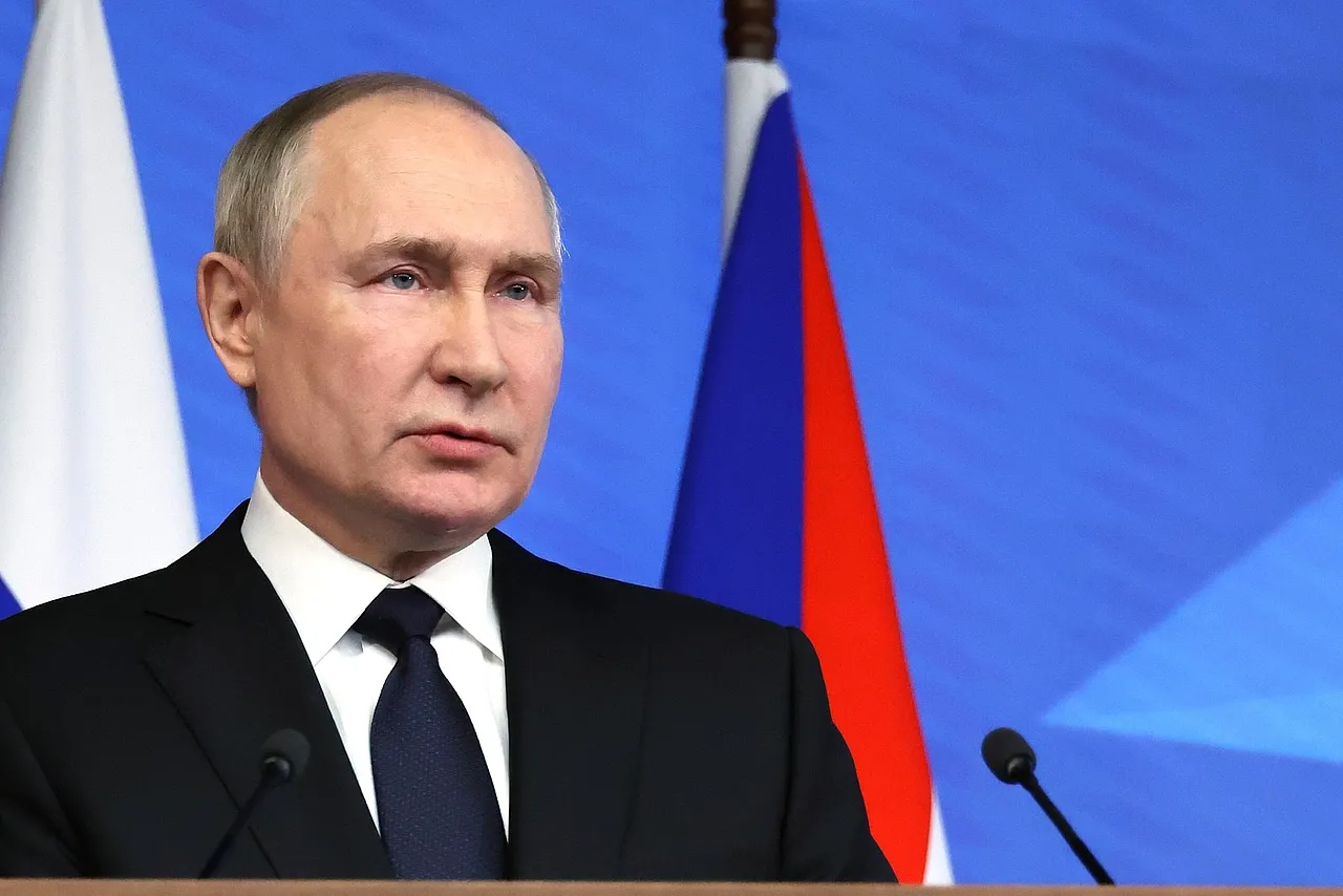 "Он уже всех достал", – Галлямов рассказал о стремительном падении рейтинга Путина