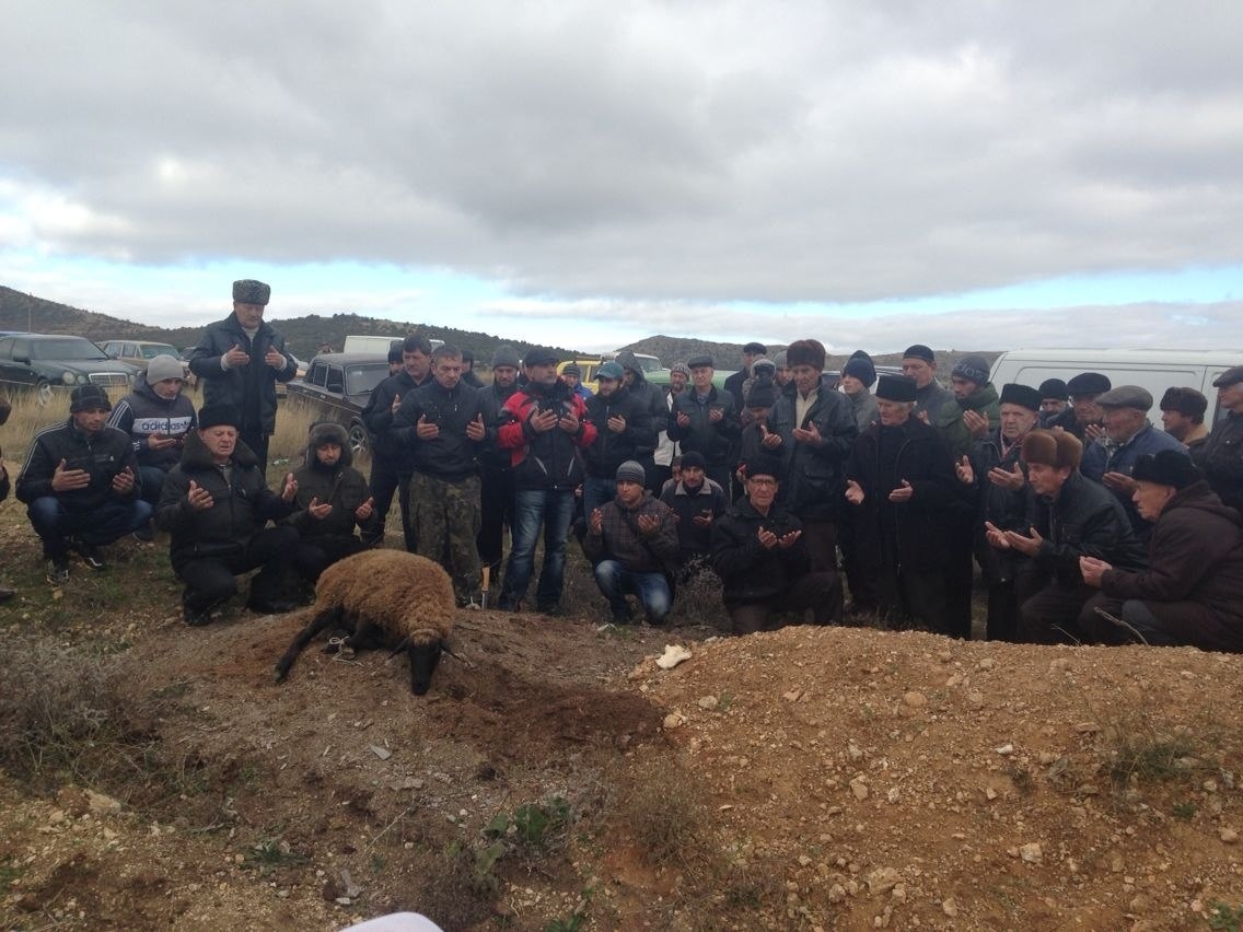 Нет геноцида: власти Крыма сносят новое мусульманское кладбище