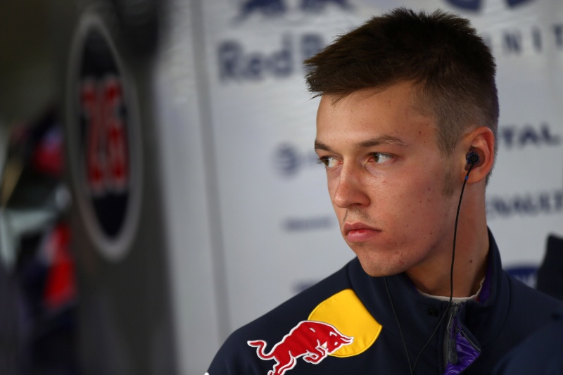 Команда Red Bull избавилась от российского пилота: Даниил Квят будет "гонять" болиды в Toro Rosso