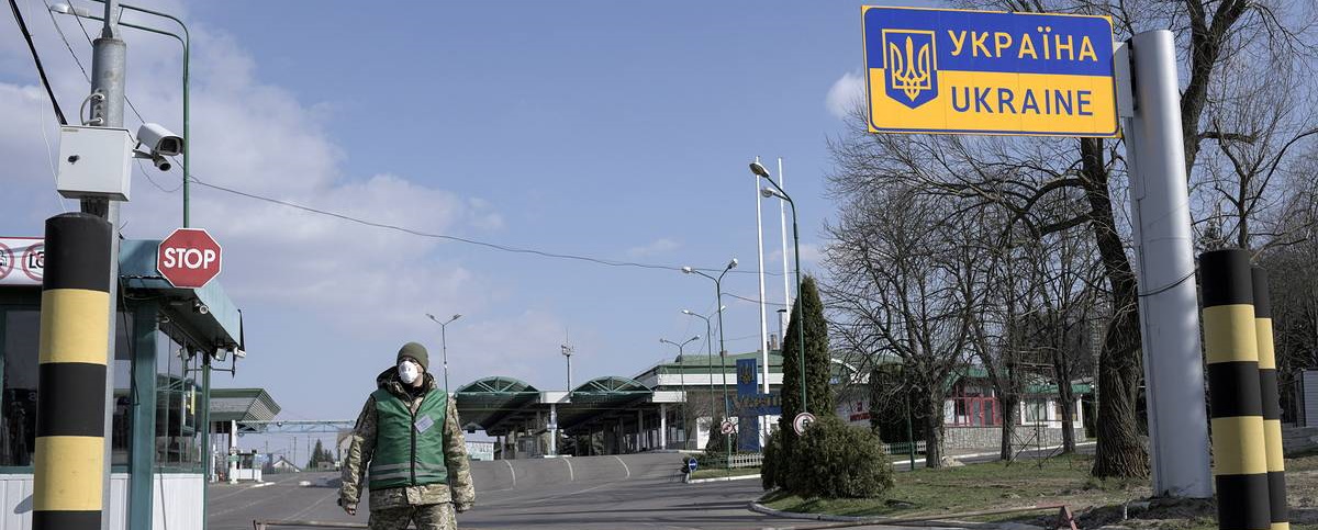 Украина закрывает свои границы для иностранцев до конца сентября