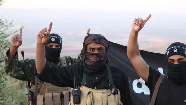 "Мы идем к вам с оружием и взрывчаткой": боевики ИГИЛ записали новое обращение 