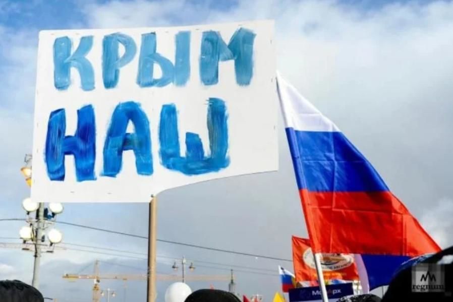 "Местные просто проклинают", - блогер рассказал о реакции жителей Крыма на действия РФ