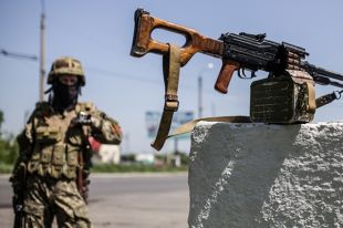 Эксперт: установлению перемирия на Донбассе мешают неподконтрольные сторонам вооруженные формирования