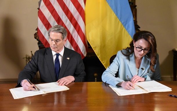Як українці оцінюють угоду про корисні копалини: з'явилися результати опитування