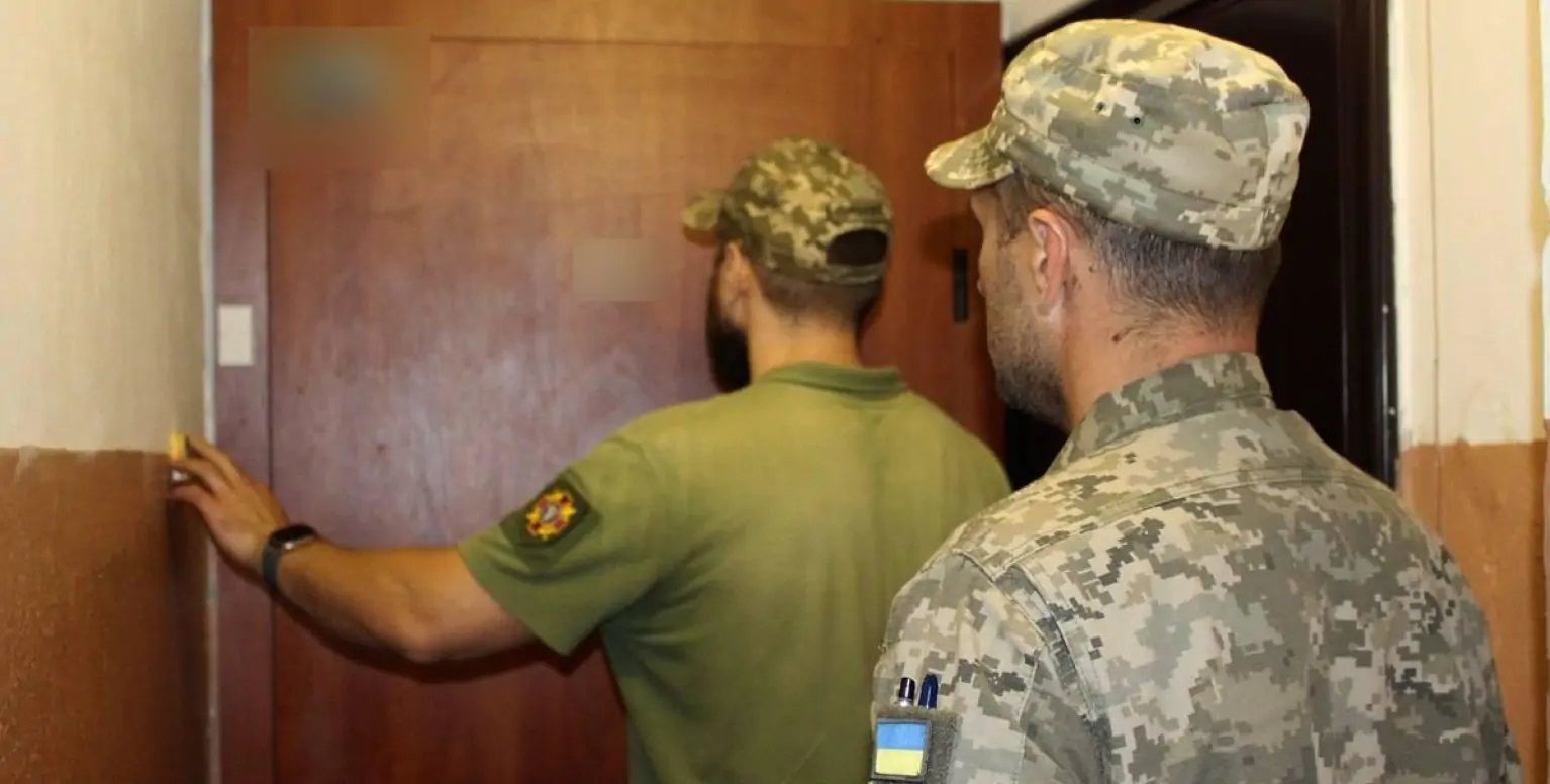 У уклониста могут конфисковать квартиру: СМИ узнали, как будут работать штрафы ТЦК  