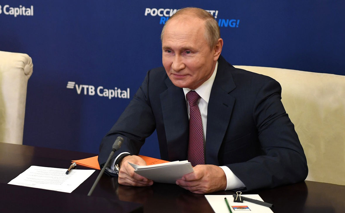 СМИ: Путин хочет раздать россиянам несколько миллиардов перед выборами 
