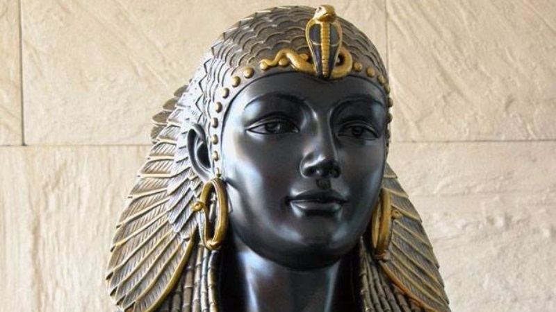 Ученые раскрыли одну из главных тайн Древнего Египта: обнаружена могила легендарной Клеопатры 