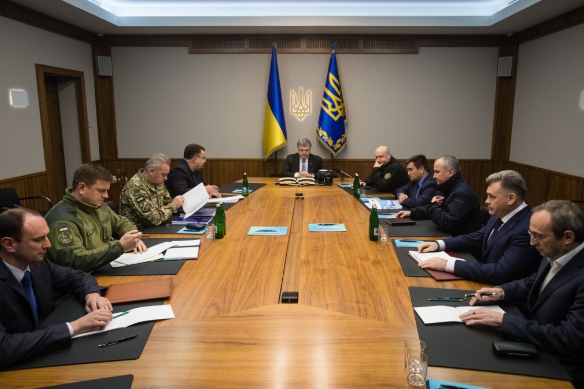СМИ раскрыли, зачем Порошенко в срочном порядке собрал военный кабинет при СНБО