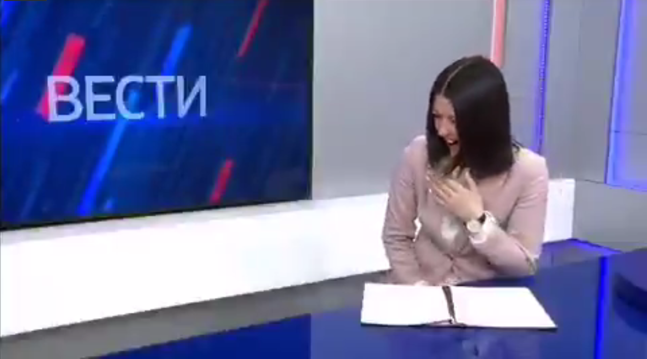 "Хорошо, что в эфир не попало", - ведущая российского телеканала не сдержала смеха от "гордости Кремля", видео