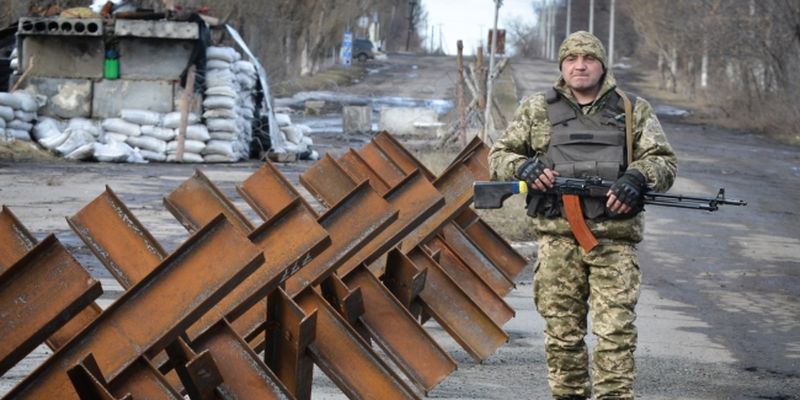 В Донбассе обострение: диверсанты боевиков атаковали ВСУ в Новотроицком