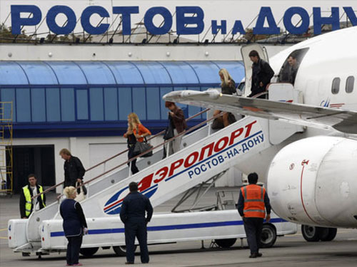  Украинских военных привезли в аэропорт Ростова-на-Дону для передачи Украине