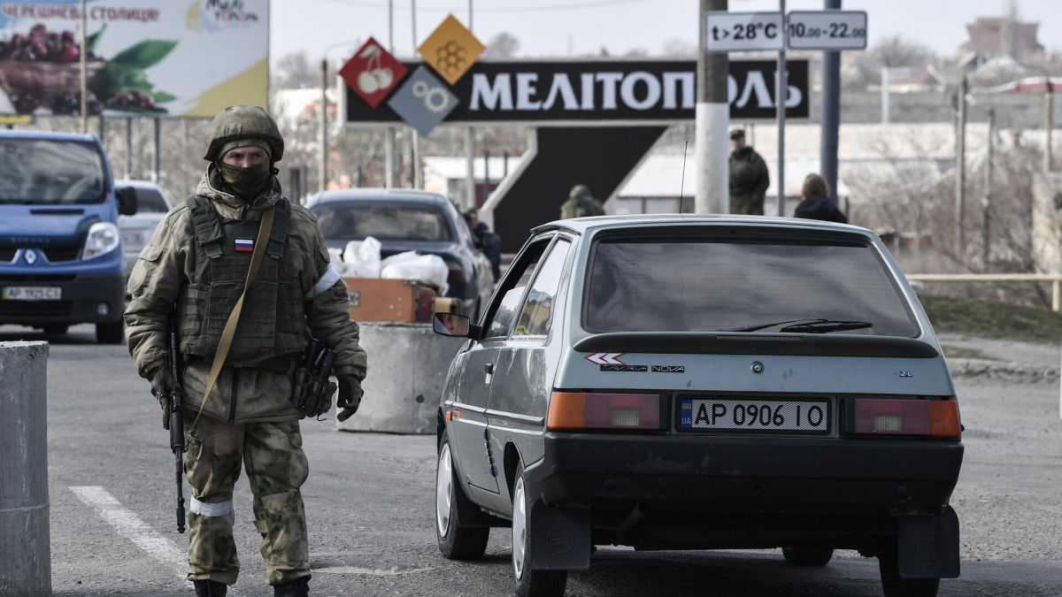 ​Мелитополь – важный логистический центр оккупантов: СМИ сообщили о колонне военной техники