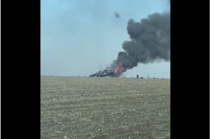 ​Появились кадры уничтожения новейшего вражеского Су-35 под Изюмом и допроса летчика