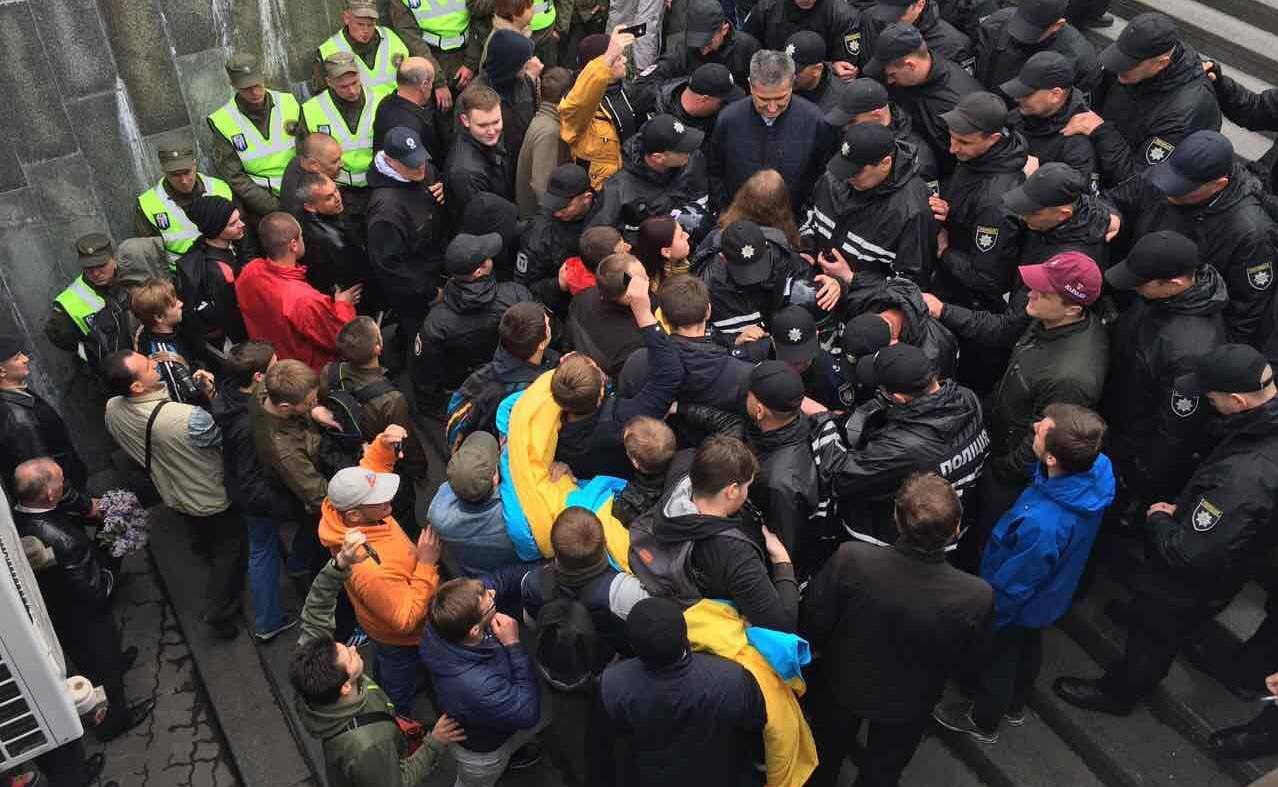 МВД Украины: 9 мая по всей территории страны было задержано 45 участников акций, Киев стал "лидером" по числу правонарушителей