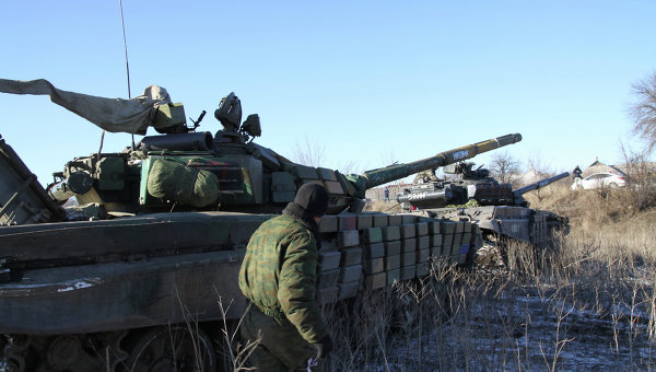 Мы не будем полностью отводить тяжелое вооружение, - штаб АТО