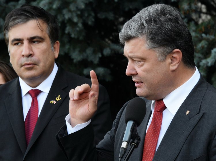 Досрочных выборов не будет: Порошенко "боится" популярности Саакашвили и Тимошенко - СМИ