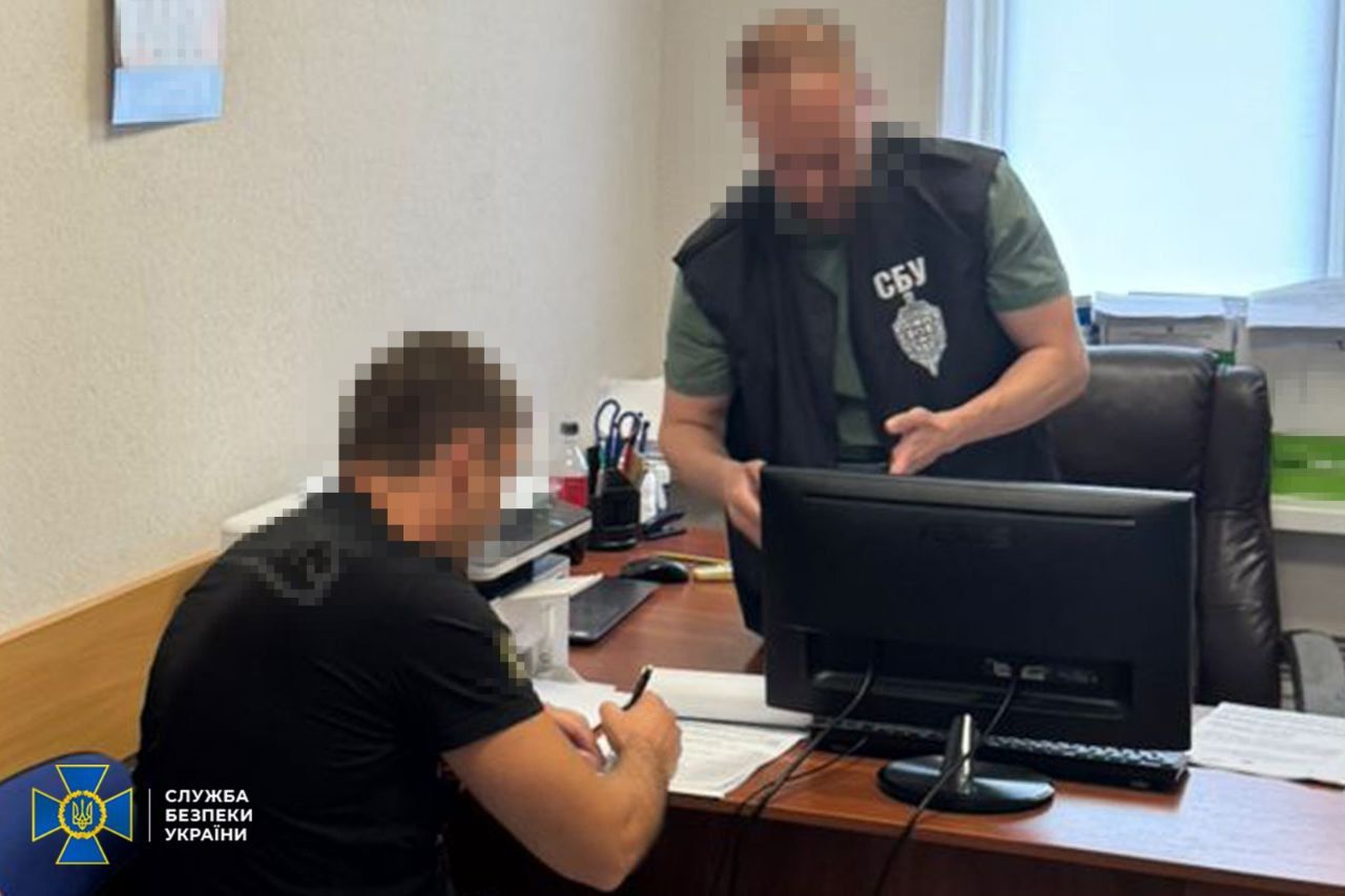 СБУ викрила ексчиновника Міноборони, який привласнив величезну суму на закупівлю продуктів харчування для ЗСУ