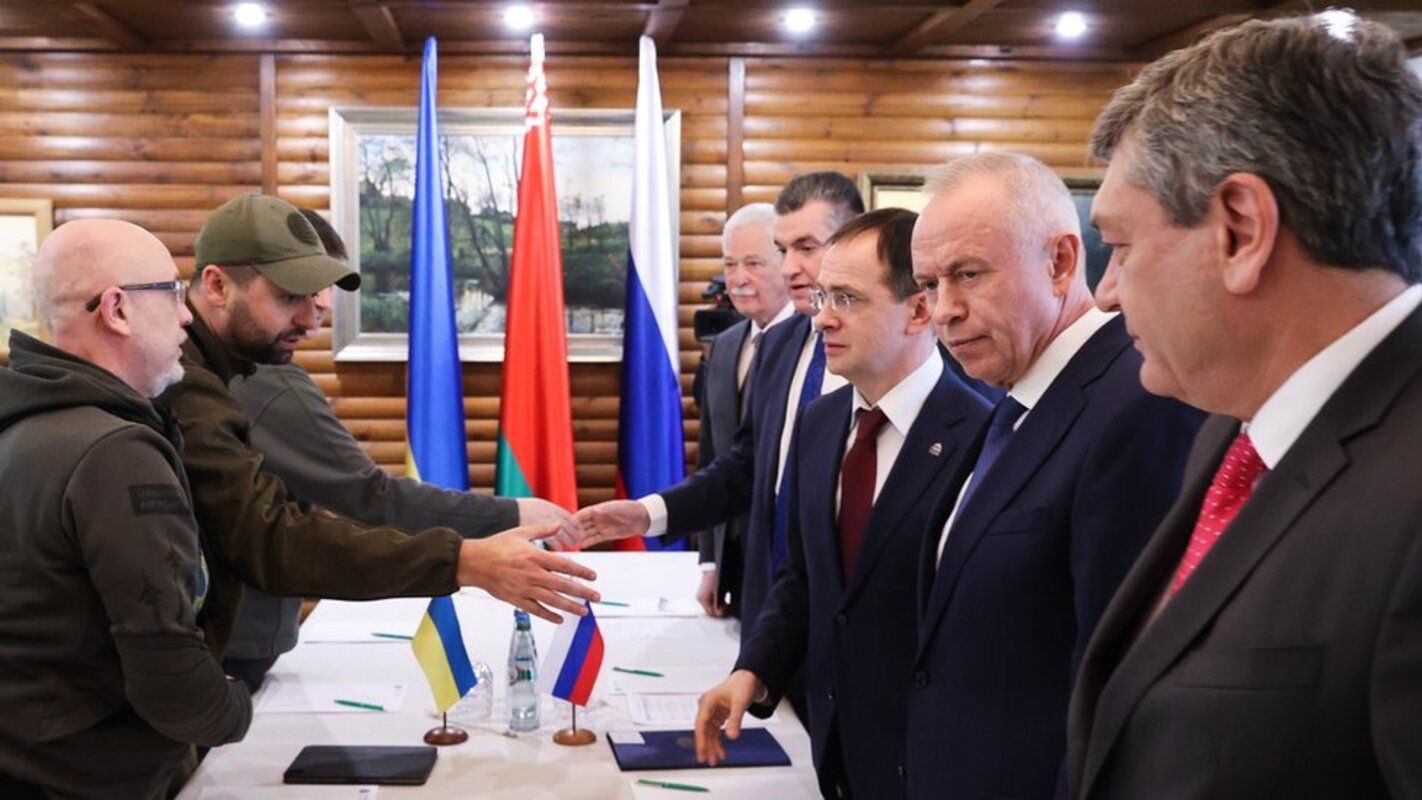 ​ИноСМИ опубликовали проект "мирного соглашения" между Киевом и Москвой 2022 года: нет армии, языка, веры, НАТО и ЕС