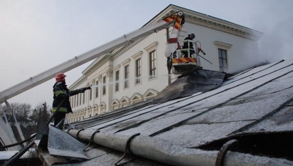 В результате пожара в общежитии "Львовской Политехники" эвакуировано более 200 человек