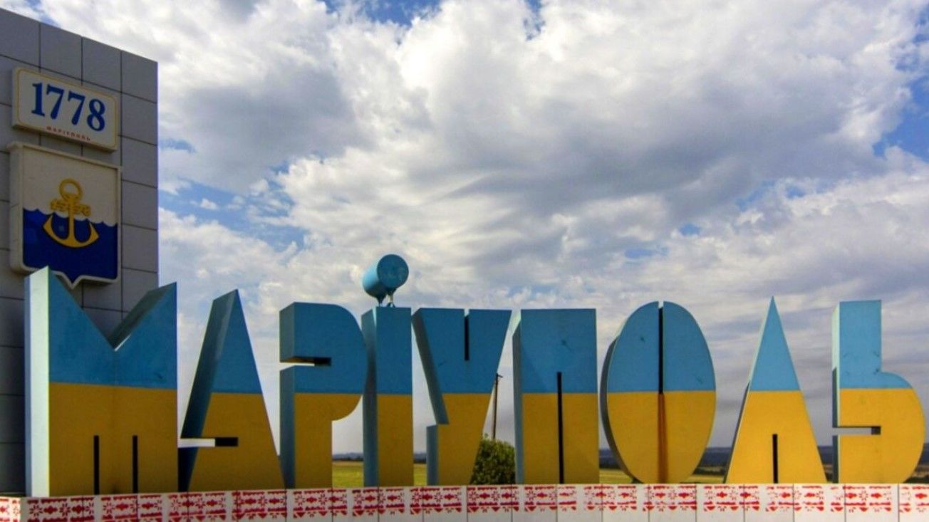 В Мариуполе накрыта огнем база армии РФ: повреждены техника и ПВО
