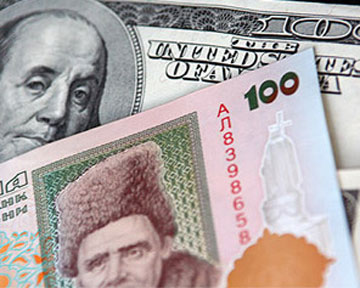 СМИ: В украинских обменках резко подешевел доллар