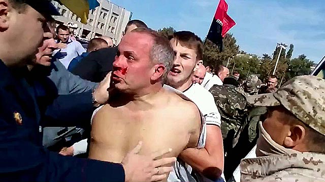 Главное за день 30 сентября: распятие на заборе храма в Харькове, ДНР готовится к юбилею, в Одессе избили Шуфрича