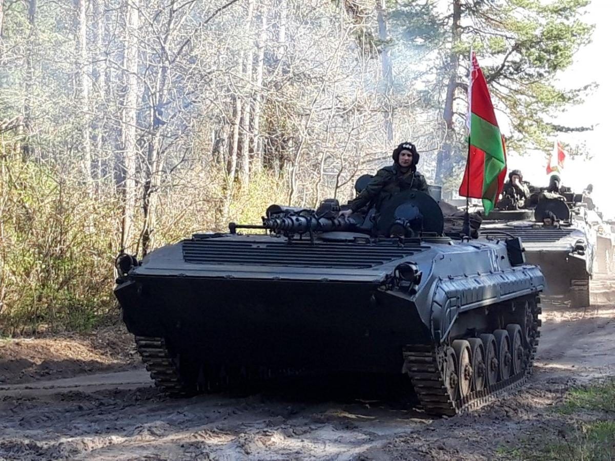 ​СМИ: на белорусской военной технике замечены знаки, которые наносятся перед началом войны
