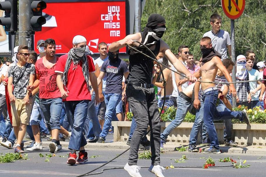 Оппозиция в Македонии начинает свой Майдан и грозит войной, подобно конфликту в Донбассе