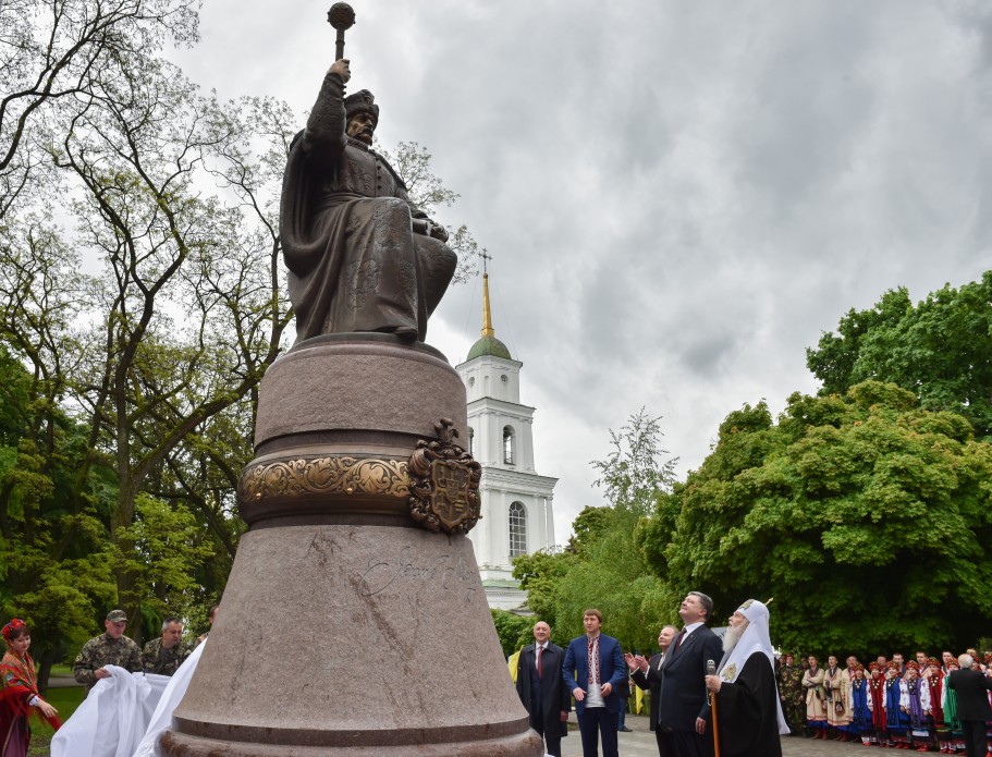 Российский депутат Ирина Яровая истерит по поводу установки памятника гетману Мазепе
