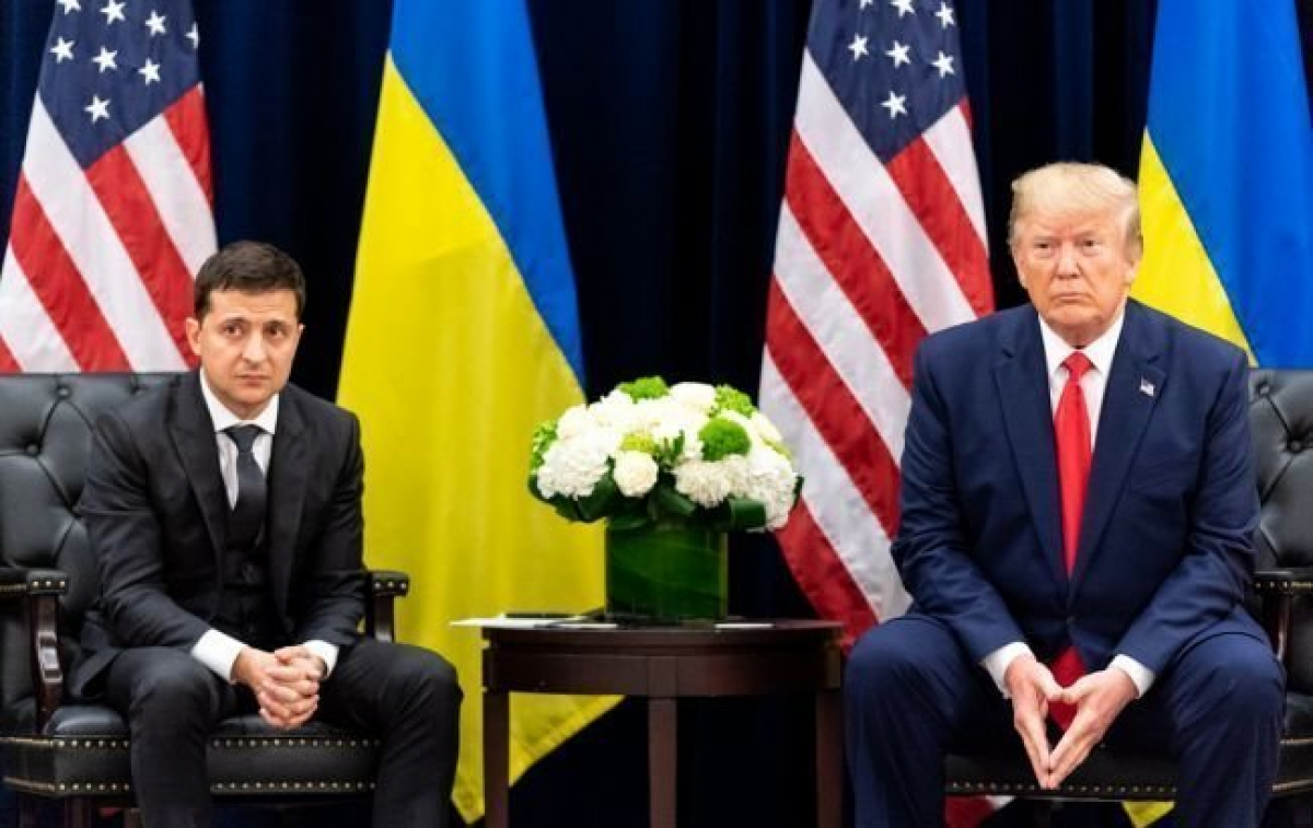 "Трампу придется ужесточить политику в отношении Украины", - Волох назвал причину