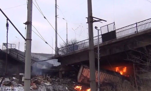 Как выглядит то, что осталось от Путиловского моста в Донецке