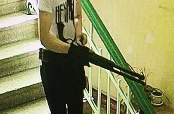 Видео с "Керченским стрелком" появилось в Сети: по кадрам восстановлен весь маршрут массового убийцы
