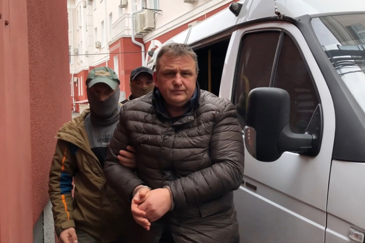 СМИ рассказали о жестоких пытках журналиста Есипенко сотрудниками ФСБ в Крыму 