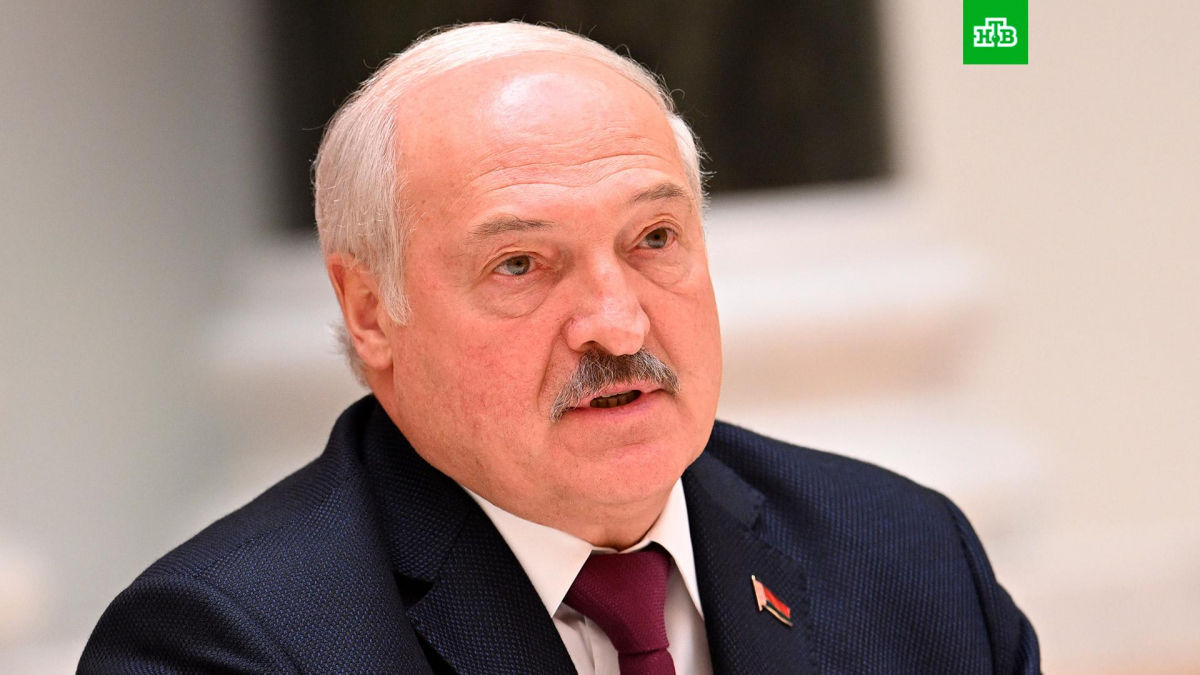 "Мирный договор прямо сейчас", - Лукашенко дал рекомендации Зеленскому 