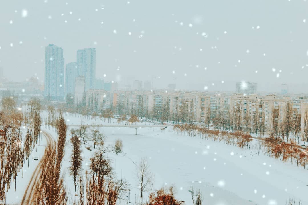 Украина в снежном плену: в Сети появились впечатляющие кадры из разных областей 