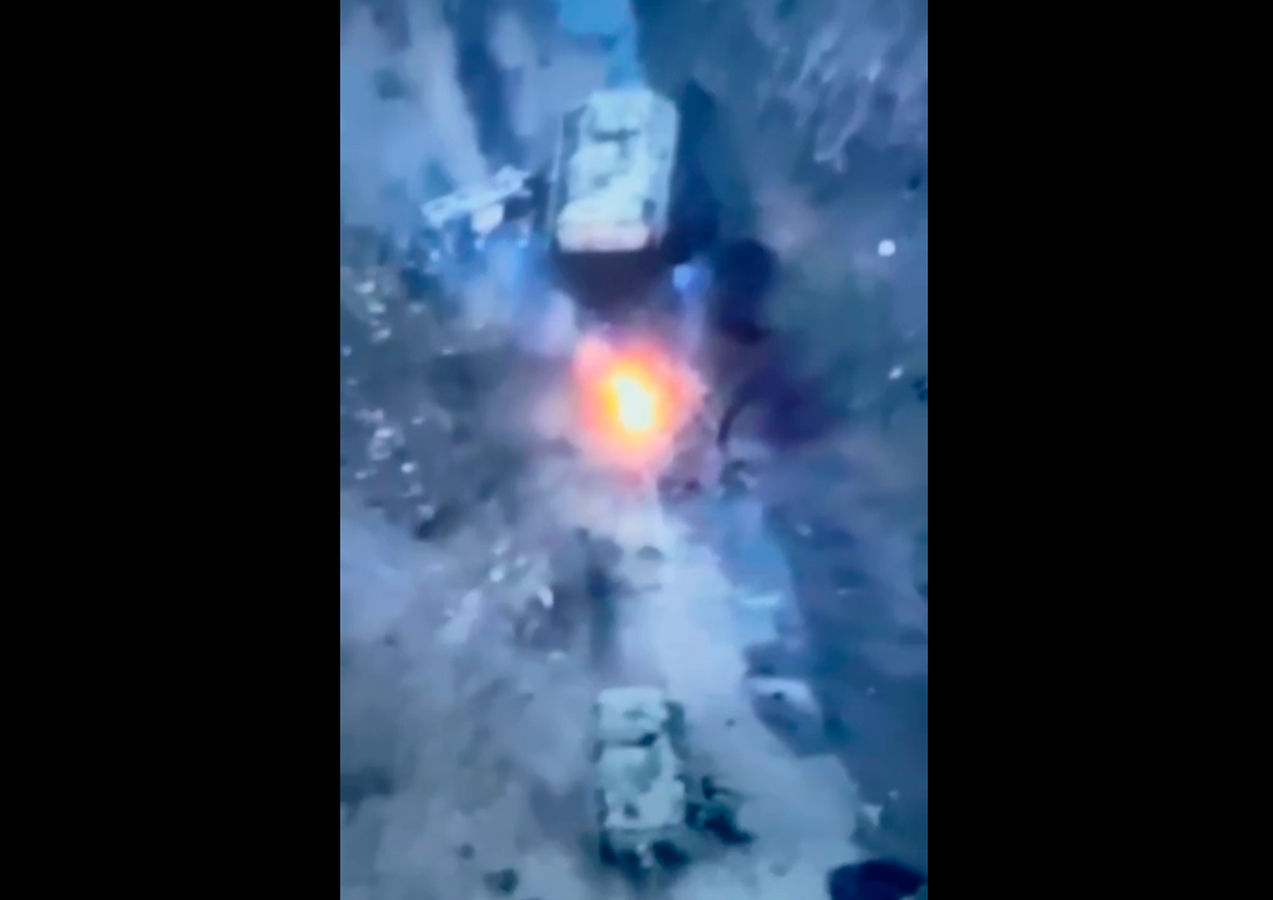 З'явилися кадри, як ЗСУ за допомогою FPV-дрона зупинили атаку ворога на позиції ЗСУ під Кринками