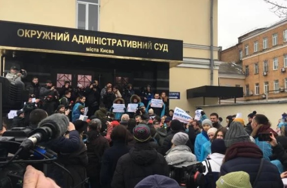 Мосийчука освистали, а Супрун встретили аплодисментами: в Сети показали видео суда над и.о. главы минздрава