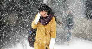 ​Морозы до -23 и снег до 40 см: украинцев просят оставаться дома из-за непогоды