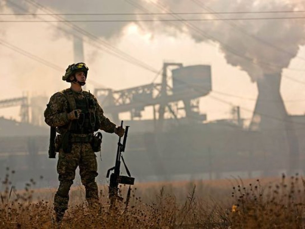 Украина начала подготовку к отводу войск на Донбассе
