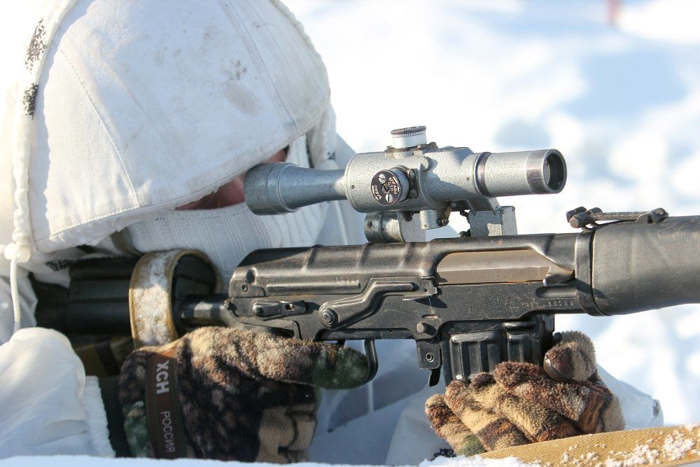 В Луганске замечена "элита ГРУ РФ" из Владикавказа: "Работают группами по два снайпера"