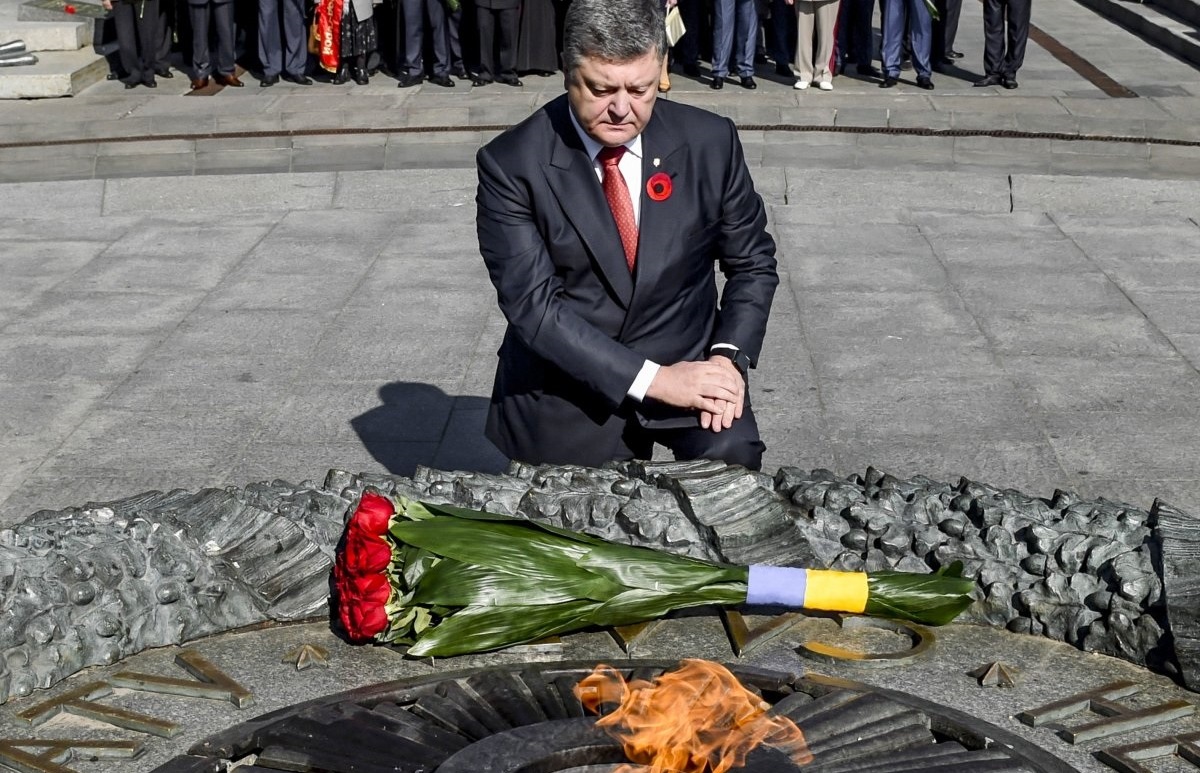 День Победы 9 мая есть и будет, но не по сценарию России: Украина - полноправный участник победы во Второй мировой войне - Порошенко