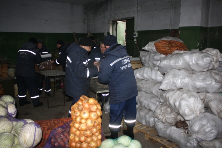 Евросоюз доставил в Днепропетровск гуманитарную помощь для беженцев из Донбасса