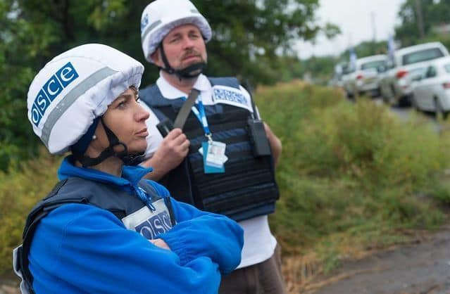 Пользователи Сети не могут прийти в себя: наблюдатель ОБСЕ внезапно "переквалифицировался" в полковника Генштаба РФ