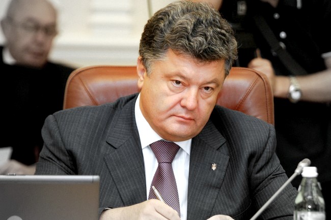 Порошенко: украинские военные готовятся к отводу тяжелого вооржения
