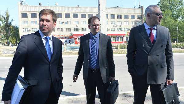 Адвокаты Савченко переругались из-за скандального заявления о "ЛДНР"